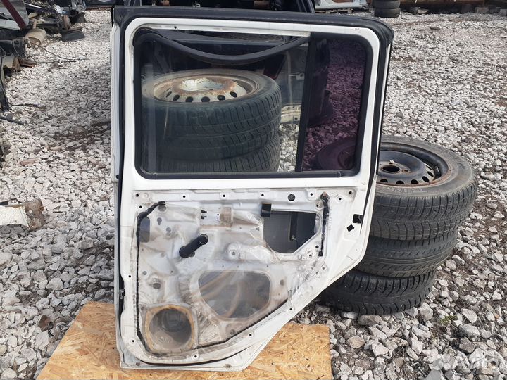 Nissan cube z10 дверь задняя правая