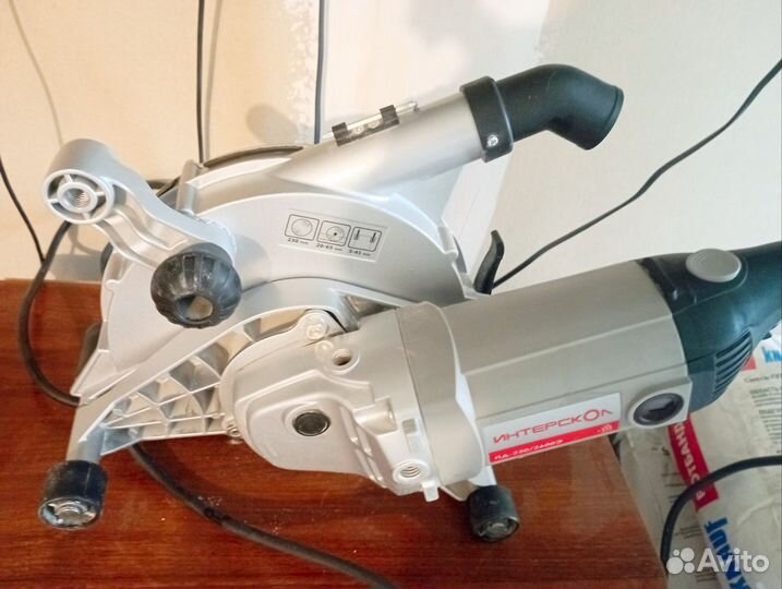 Штроборез интерскол