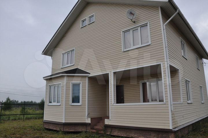 Дом 181,9 м² на участке 12 сот.