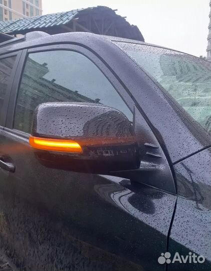 Динамические поворотники на Toyota LC 200 150