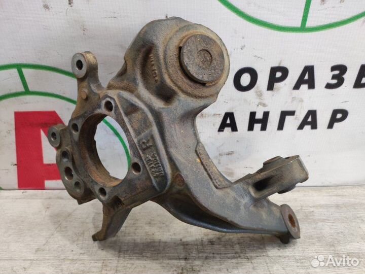 Цапфа задняя правая Toyota Avensis T25 2AZ-FSE