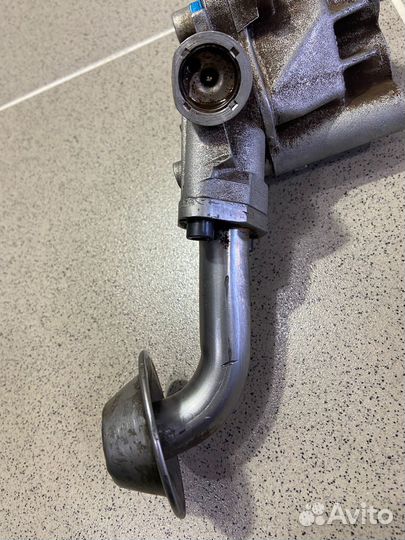 Масляный насос Volkswagen Golf 3