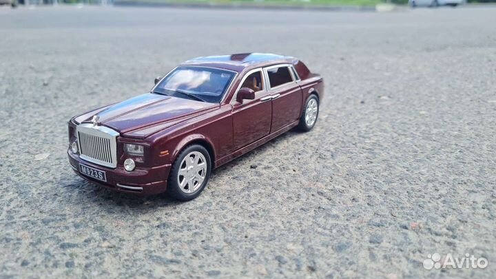 Rolls-royce phantom масштабная модель