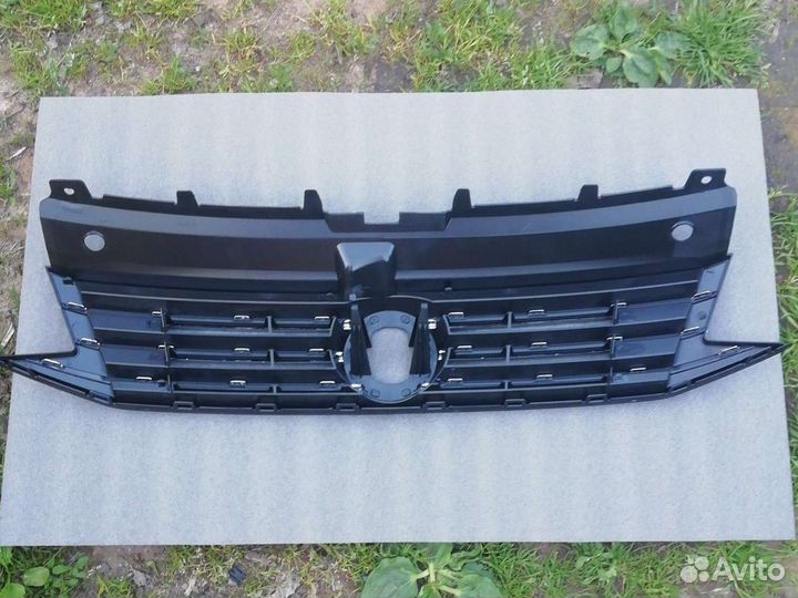 Решетка радиатора Polo Sedan 2010-2019