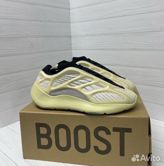 Кроссовки мужские adidas yeezy 700