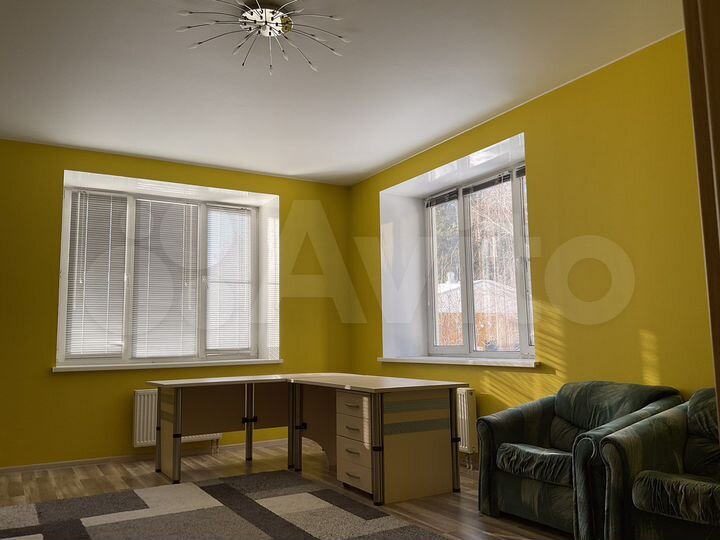 Коттедж 799 м² на участке 16 сот.