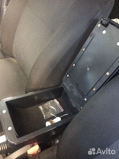 Подлокотник LADA largus Лада Ларгус