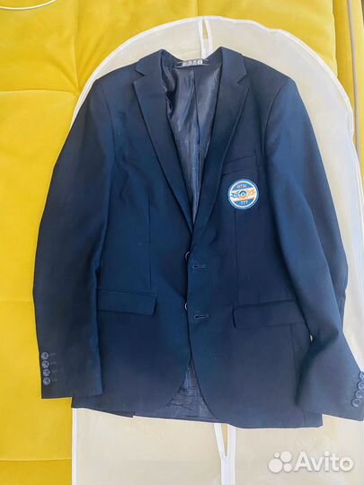 Школьный костюм на мальчика olmi