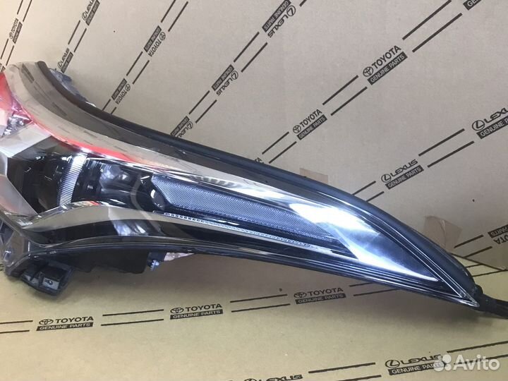 Фара левая toyota C-HR галогеновая