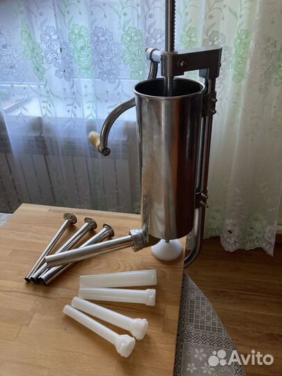 Шприц колбасный на 4,5 л, ручной, вертикальный