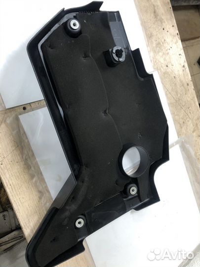 Декаротивная крышка двигателя Nissan Teana L33