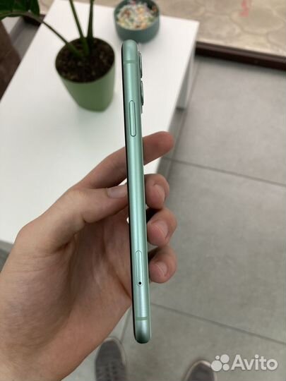 iPhone 11, 64 ГБ