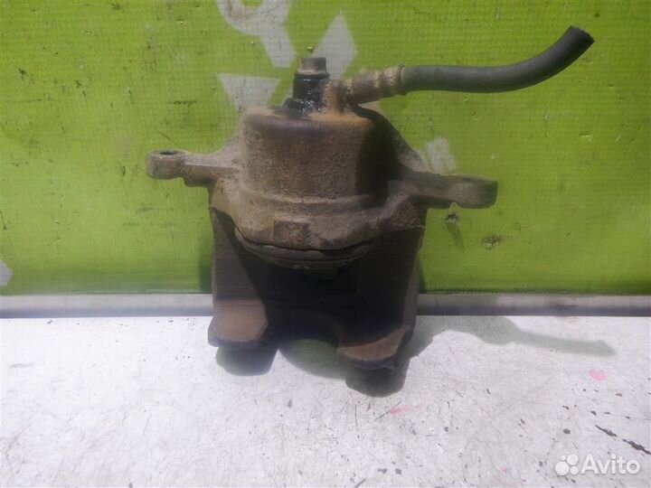 Суппорт передний правый Хендай Лантра 96-00