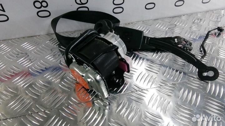 Ремень безопасности с пиропатроном Skoda Octavia