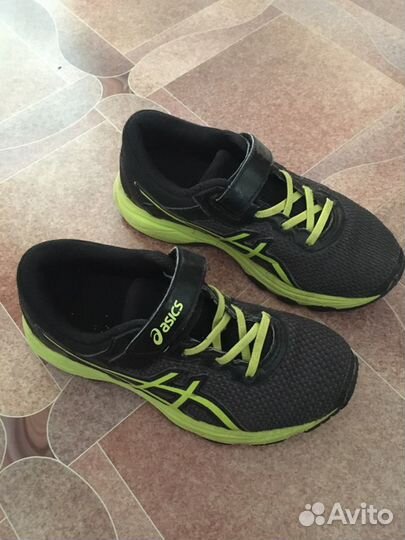 Кроссовки детские asics