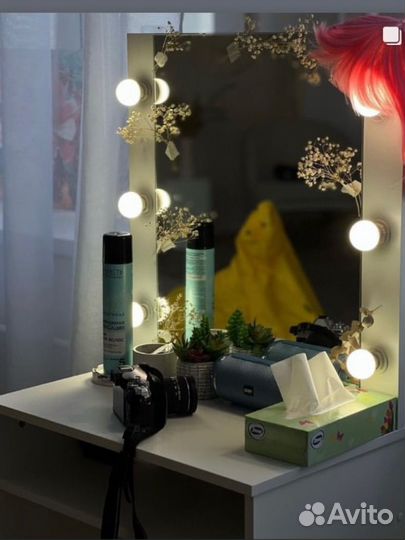 Туалетный столик,столик визажиста