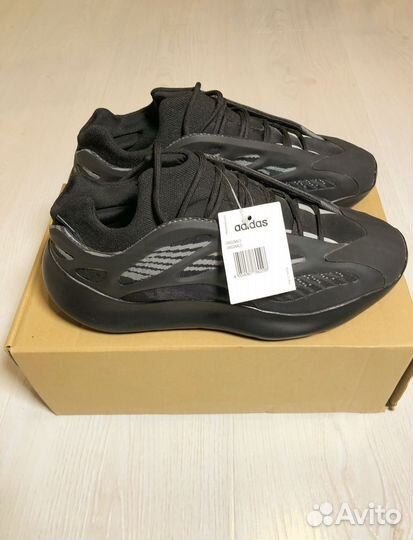 Кросовки Adidas yeezy boost 700 v 3