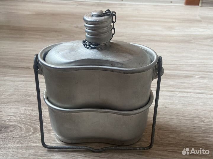 Фляжка армейская с котелками в чехле