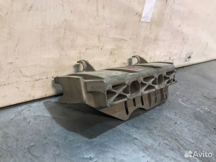 Кронштейн Renault Sandero хэтчбек K4MA690 2010