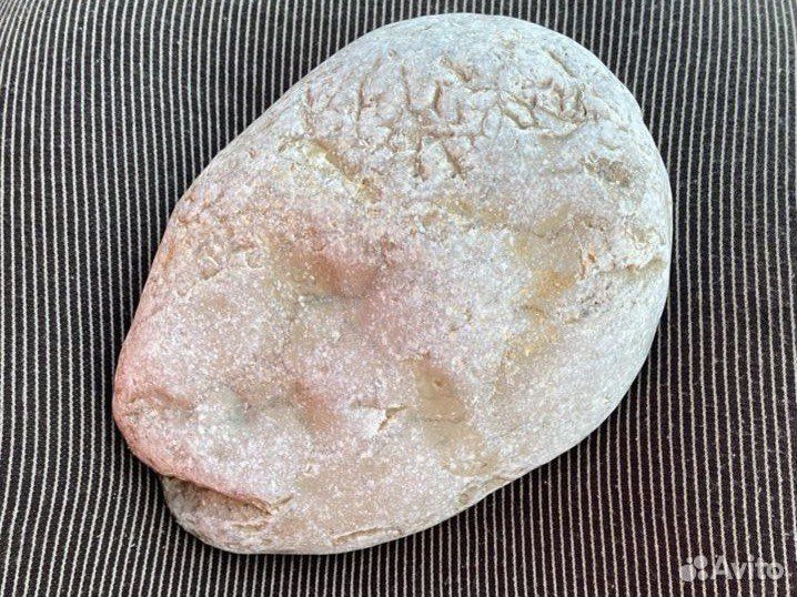 Камень с лицом