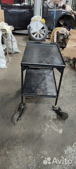Стол (стеллаж) подкатной для инструментов