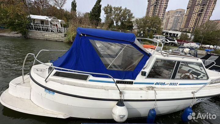 Катер Bella 8002