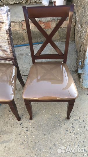 Стол со стульями