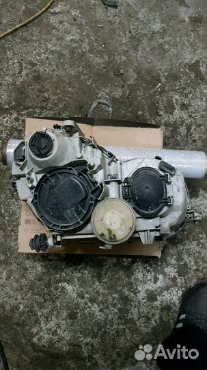 Фара передняя левая Mercedes w203