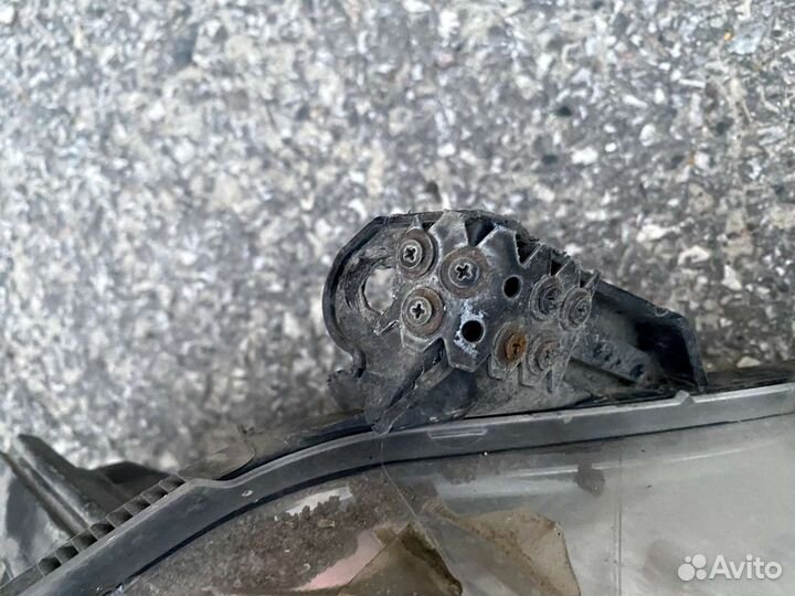 Фара Opel Astra H правая