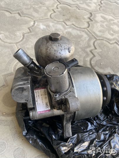 Насос Гур двухконтурный на мерседес CL,w221