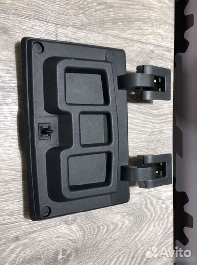 Бардачек верхний Nissan Terrano 3 d10