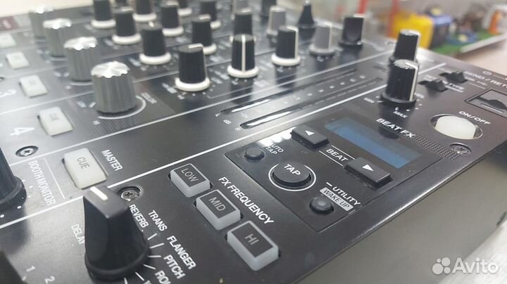 Микшерный пульт Pioneer DJM-750MK2