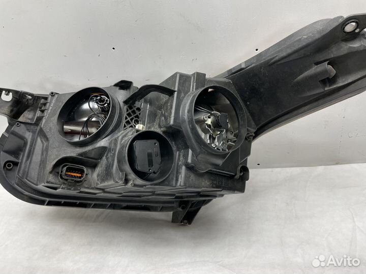 Фара правая Citroen C3 Picasso галоген 2010