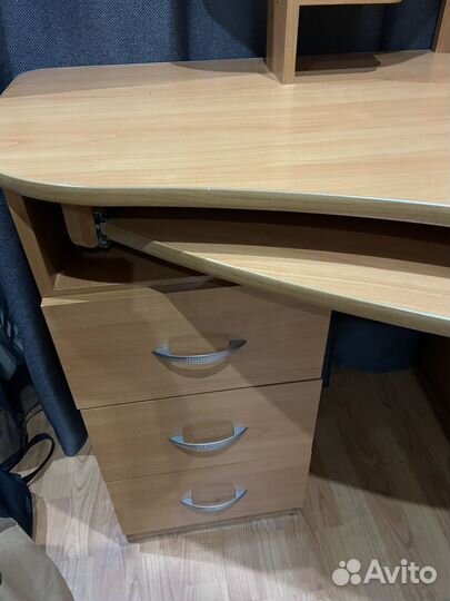 Компьютерный стол