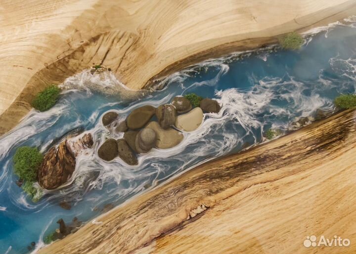 Стол из слэба карагача и эпоксидной смолы