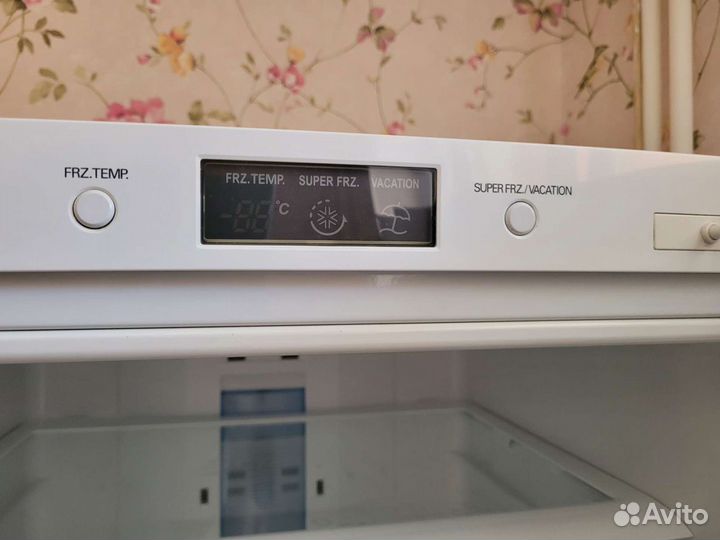 Отличный LG GA-B359 (NoFrost-морозилка)