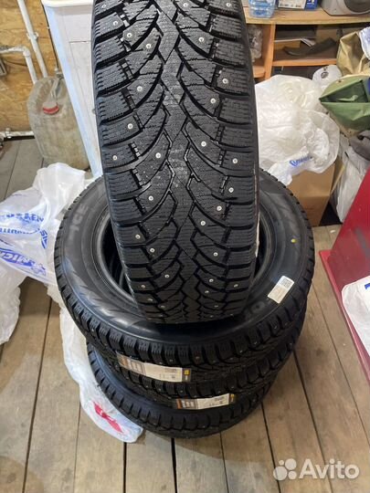 Pirelli Formula Ice 215/60 R17