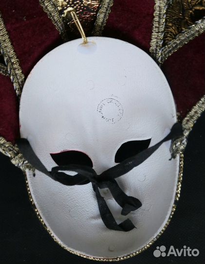 Венецианская карнавальная маска