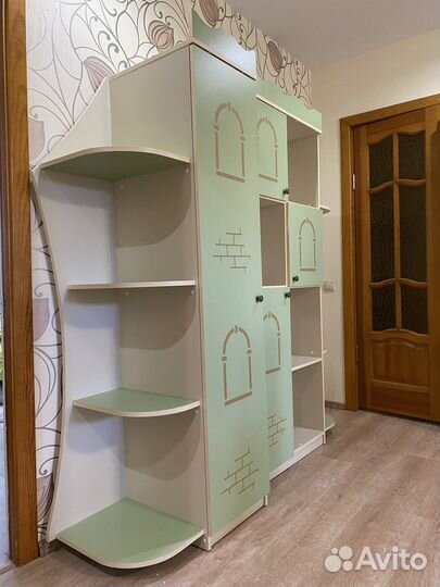 Комплект детской мебели. Кровать и шкафы