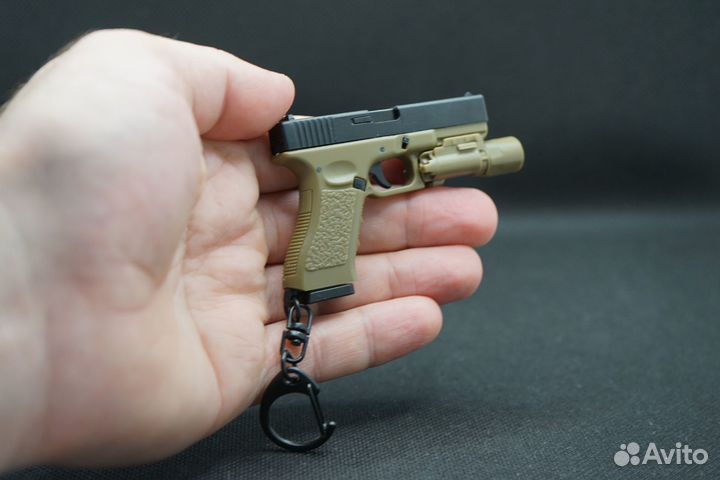 Модель пистолета Glock 1:3 Пластик