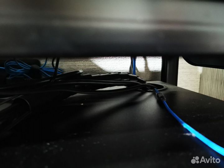 Компьютерный стол IKEA Fredde