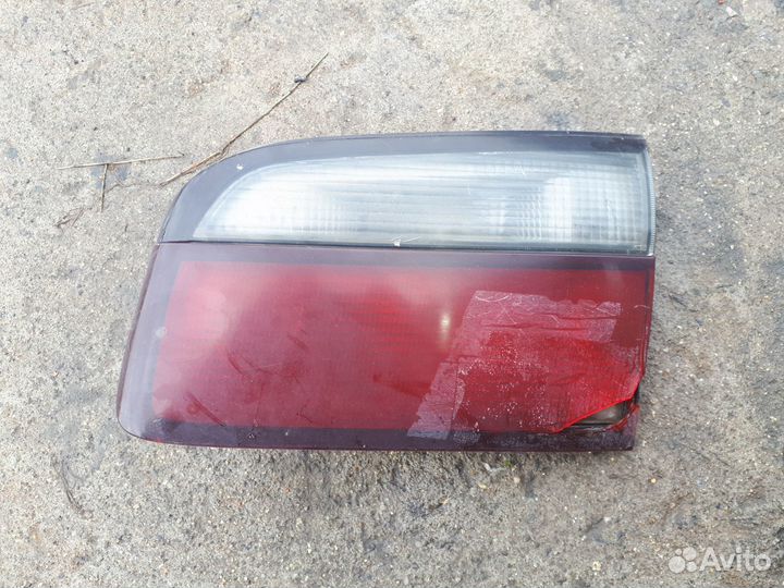 Фонарь крышки багажника R Mazda 626 Capella Дефект