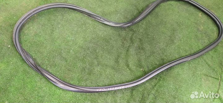 Уплотнение багажника Volvo V70 B4204T7 2011