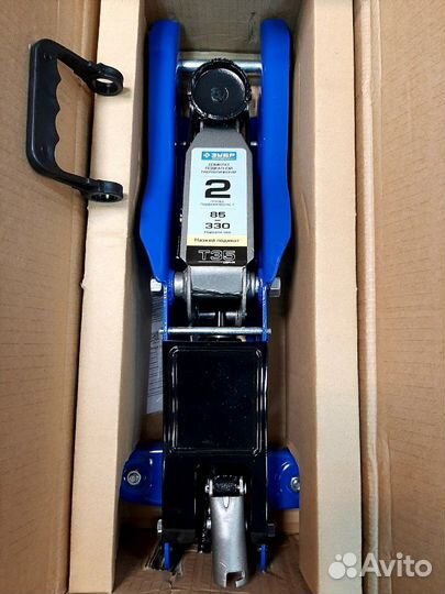 Домкрат низкоподкатной 