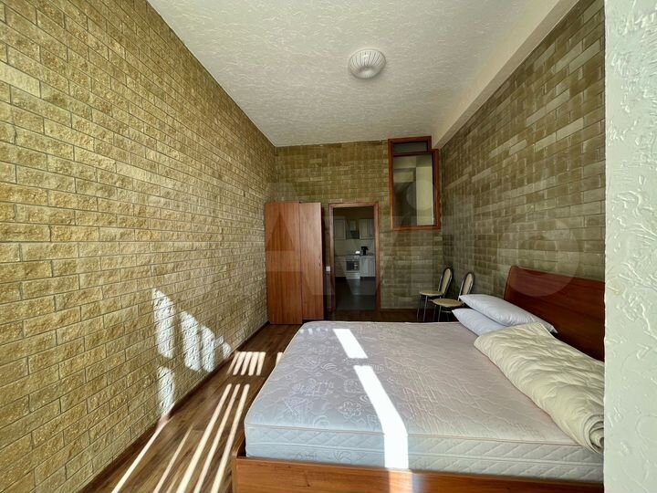 3-к. квартира, 83,2 м², 1/7 эт.