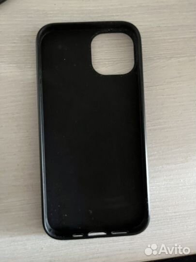 Чехол на iPhone 13