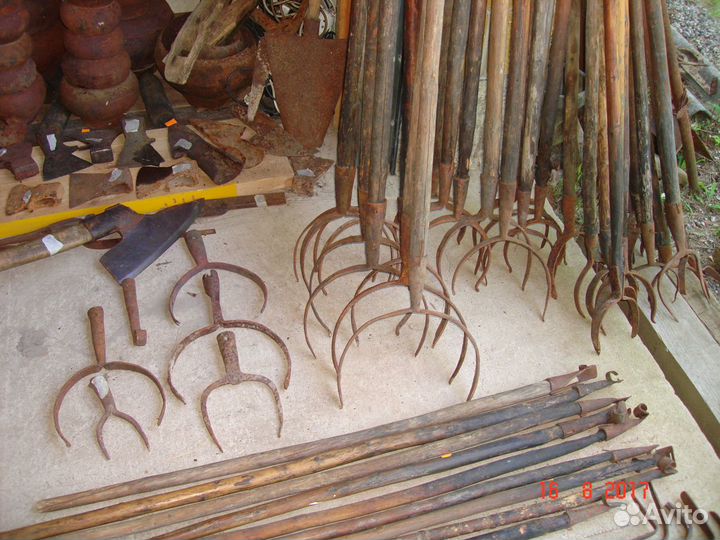 Чугунный горшок старинный чугунок ухват