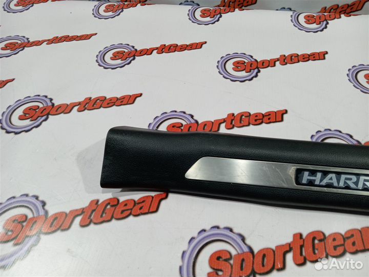 Порожек салона передний левый Toyota Harrier