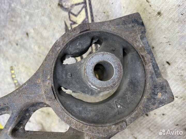 Опора редуктора Toyota Alphard 2azfxe Альфард