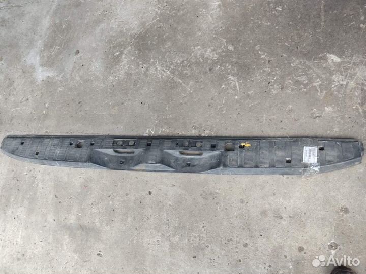 Накладка порога зад распашные двери Sprinter 906